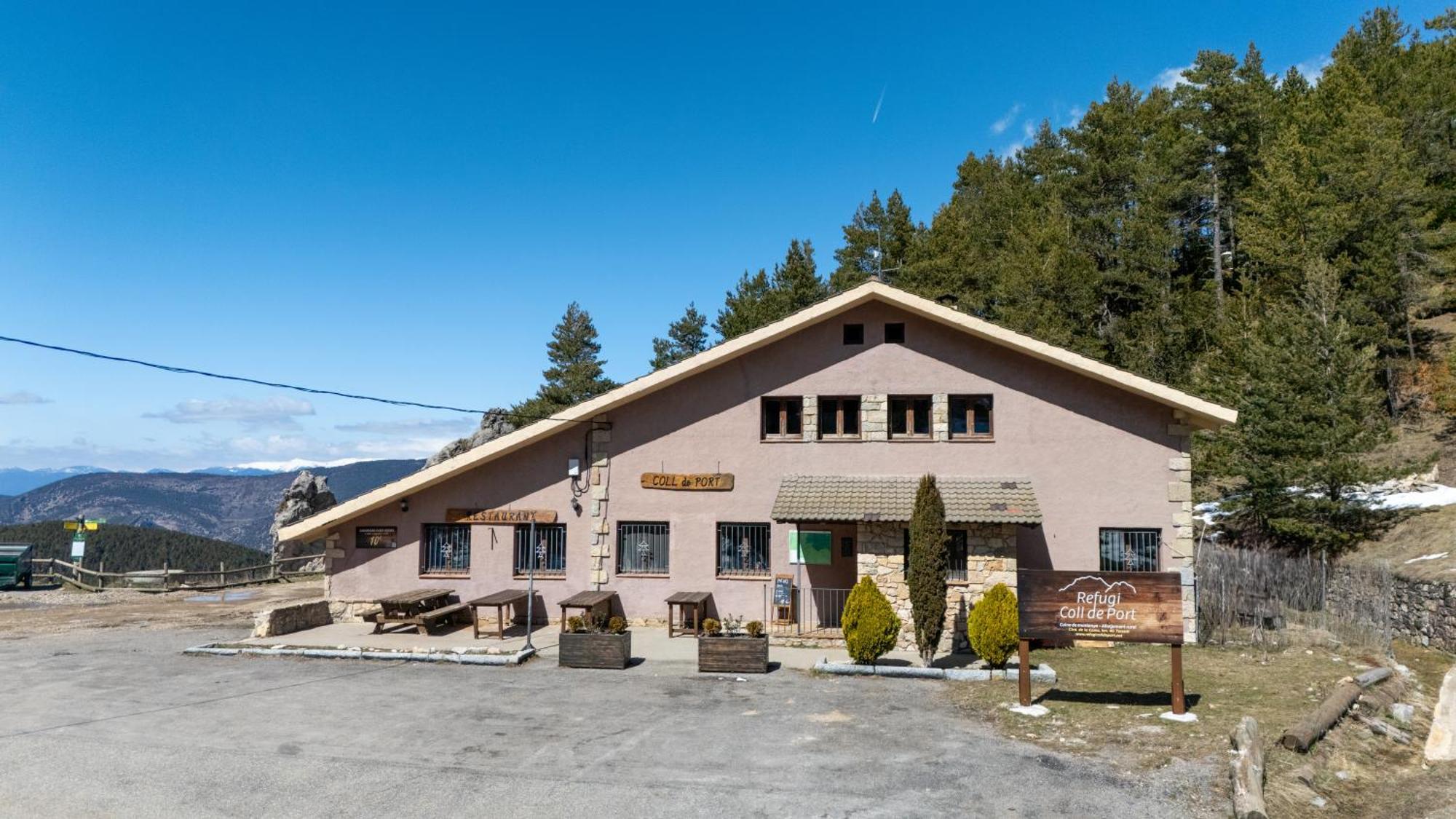 Coll De Port Hostel Tuixen Exterior photo